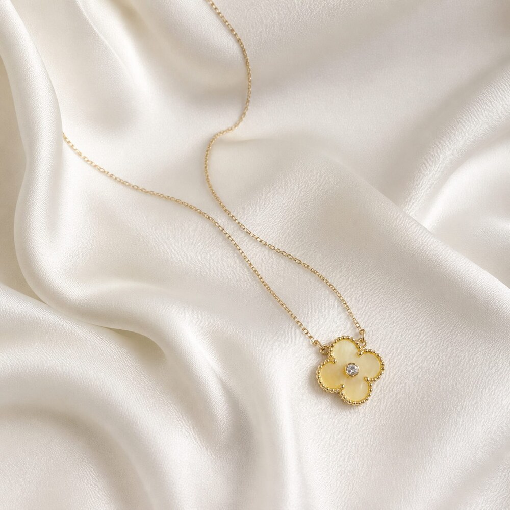 Van Cleef & Arpels Elegant Signature Necklace Style 6 | New with Box - Picture 6 of 9